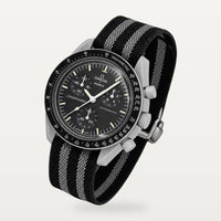 Schwarz-graues gestreiftes Nylonarmband für Omega x Swatch MoonSwatch Mission to the Moon, an der Uhr montiert