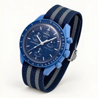 Armband für Omega x Swatch MoonSwatch Mission to Neptune, Premium-Canvas in Marineblau mit zwei grauen Streifen