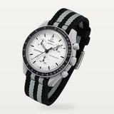 Correa NATO lisa a rayas negra y gris en MoonSwatch Mission 1965