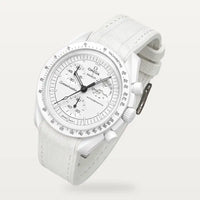 Bracelet caoutchouc premium blanc sur MoonSwatch Full Moon Snoopy