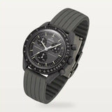 Bracelet caoutchouc nervuré gris sur MoonSwatch Mission to Mercury