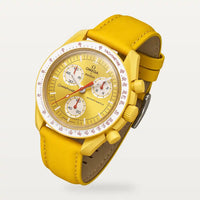 Bracelet cuir uni jaune sur MoonSwatch Mission to the Sun