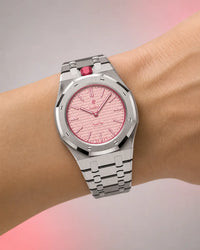 Royal Pop Otto Rosso worn on the wrist with the WatchCollab silver steel integrated bracelet