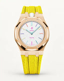 Cinturino effetto tessuto giallo per AP x Swatch Royal Pop Huit Blanc, cassa oro rosa (corona a ore 12)